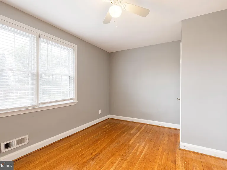1517 Dellsway Rd — Photo 17