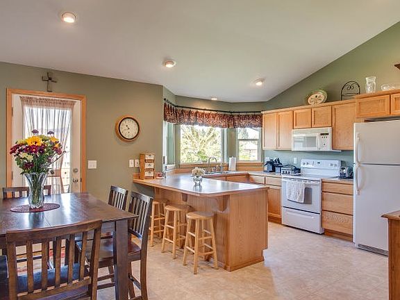 5th image of 200 S Lee Ct