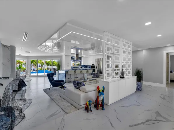 2720 NE 7th St, Pompano Beach, FL 33062