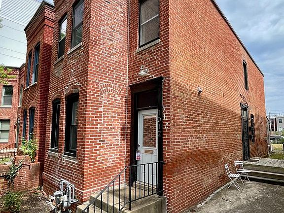4th image of 1012 Florida Ave NE