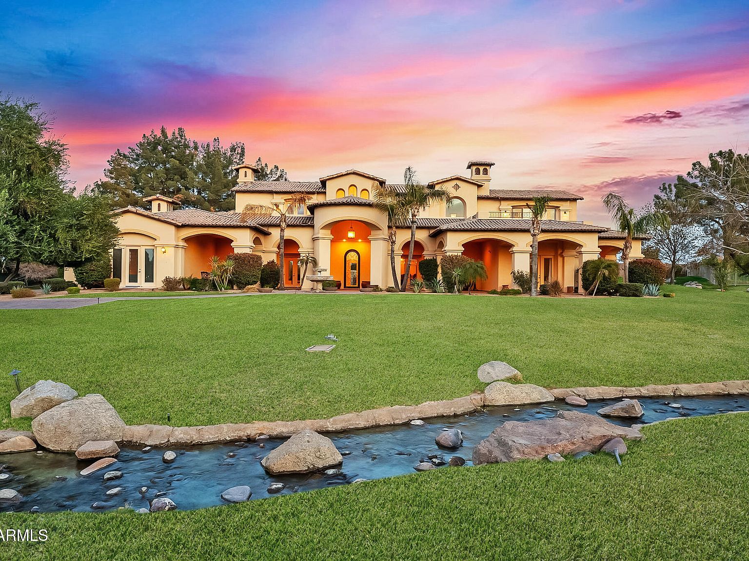 21 E Oakwood Hills Dr