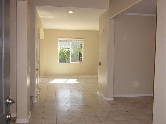 4th image of 27086 Pumpkin St
