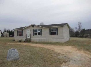 155 Cedar Gate Ln, Mount Airy, NC 27030