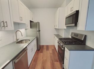 912 Hope St UNIT 203, Stamford, CT 06907