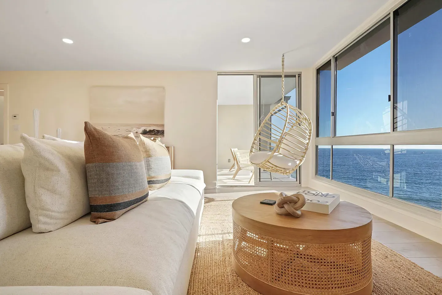 1 bed, 900 sqft, $15,000 — Photo 2