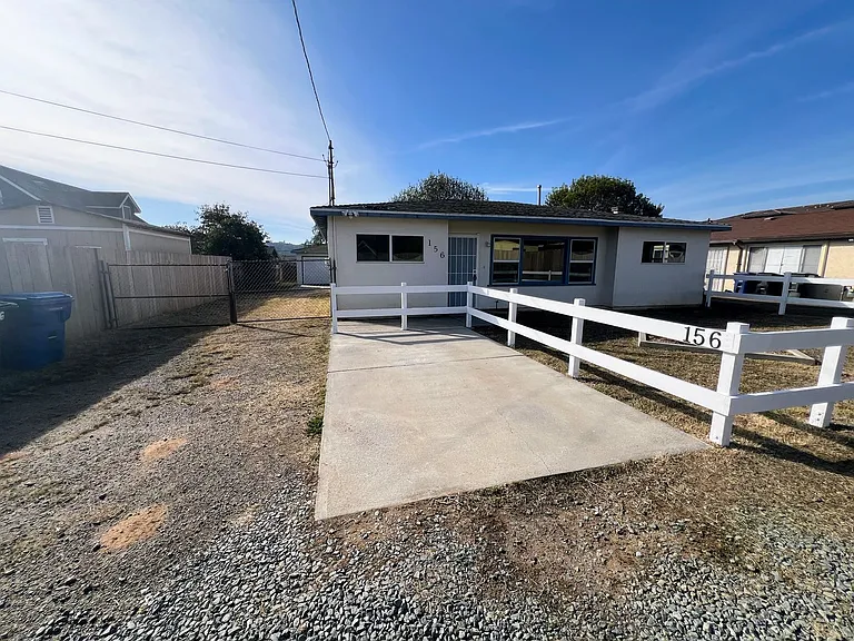 156 Date St — Photo 6