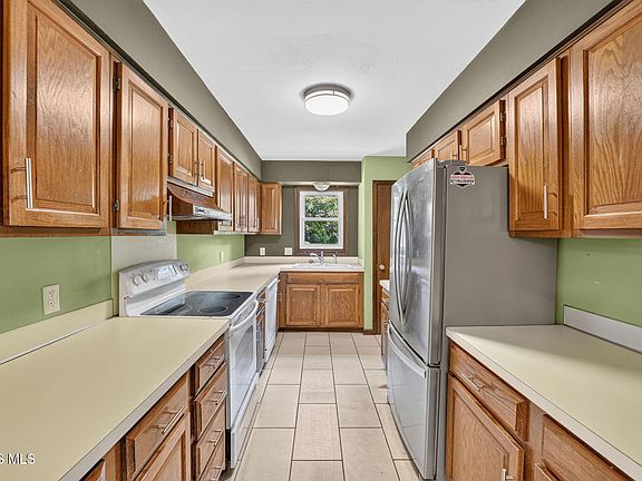 5th image of 120 Biddle St