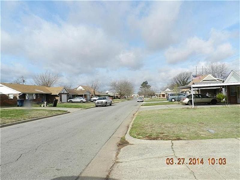 2nd image of 2741 SW 82nd St