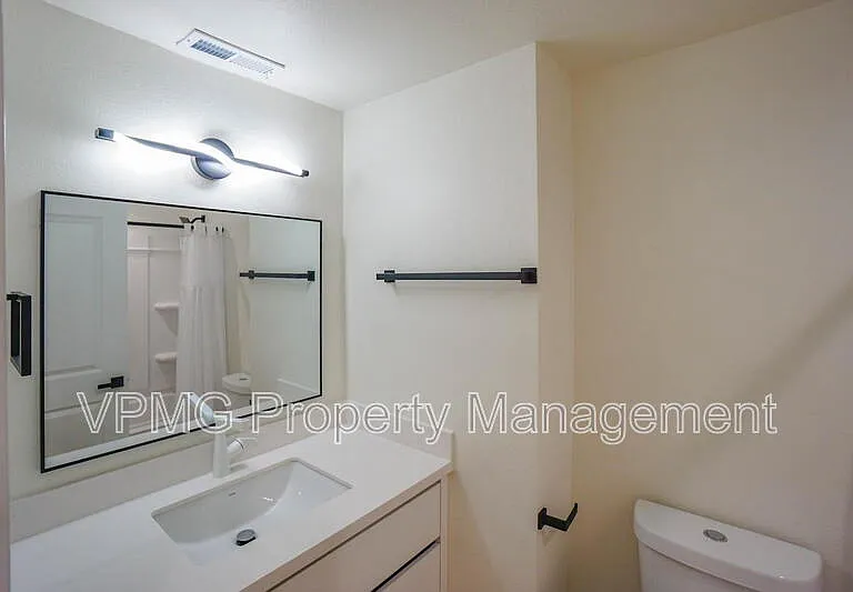 19505 NE 11th St — Photo 21