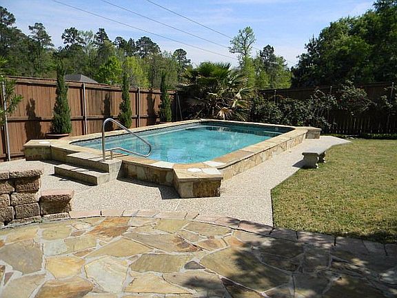 4th image of 1405 Boxwood Ct
