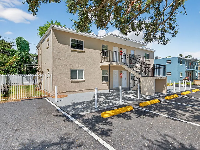 1771 Russell St S #3 — Photo 3
