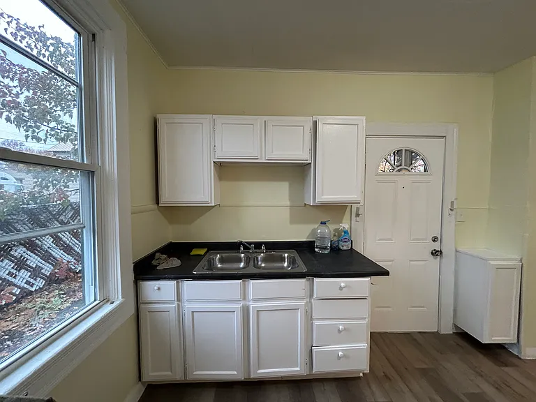 3158 W 41st St — Photo 5