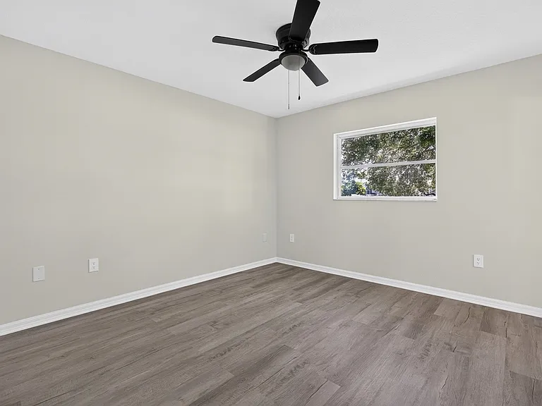 7510 Ligustrum — Photo 15