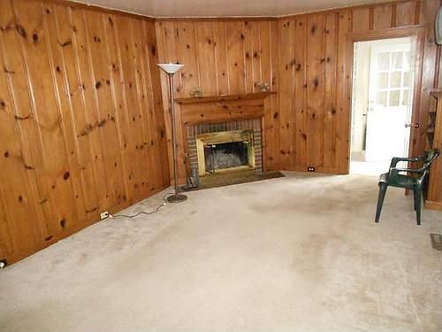 4th image of 30 E Church St