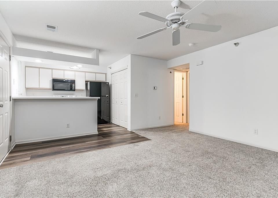 オリーブ☆ 6856 N Olive St, Gladstone, MO 64118 | Zillow