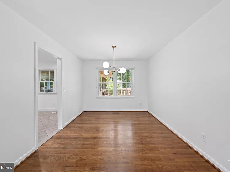 905 Carole Ct SE — Photo 12