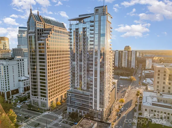 333 W Trade St Unit 2300, Charlotte, NC 28202