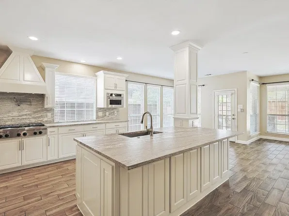 1231 Golf Club Dr, Argyle, TX 76226