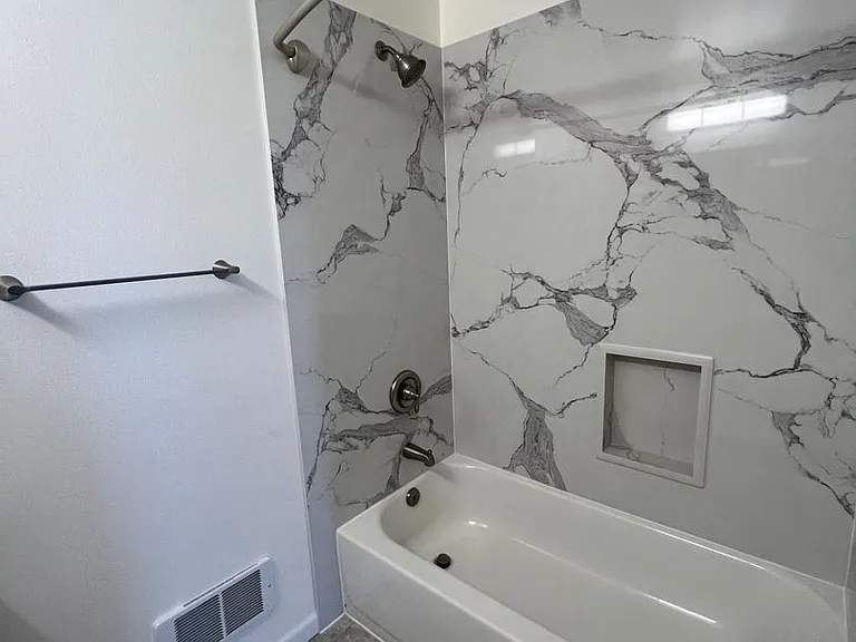 3326 Lombard Ave #1 — Photo 14