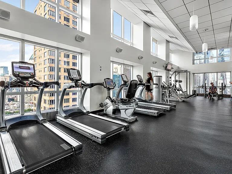 350 W 42nd St #17K — Photo 15