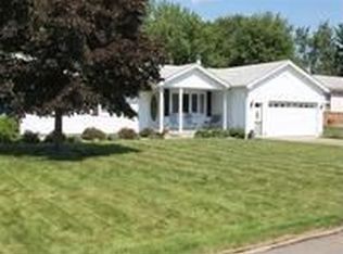 110 S Colonial Dr, Cortland, OH
