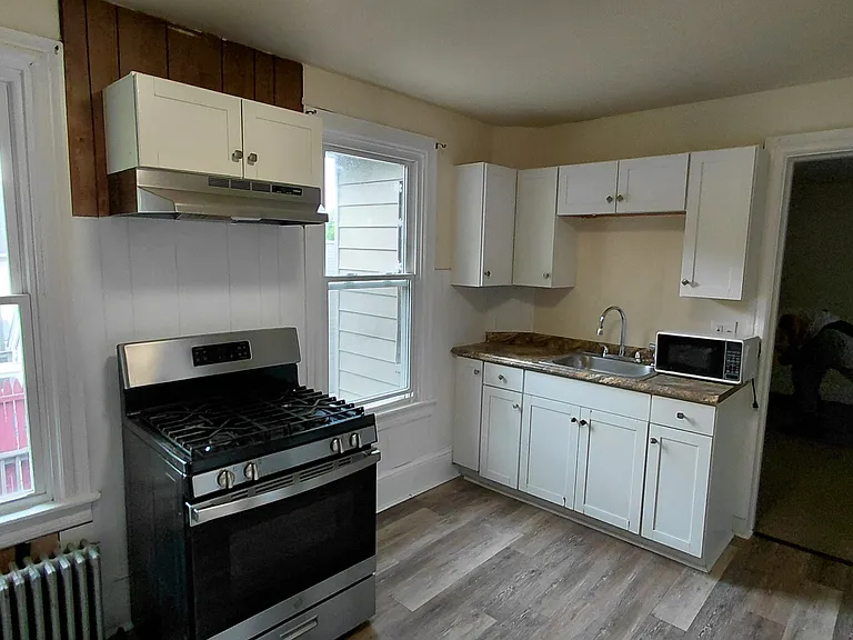 163 Washington St #2 — Photo 17