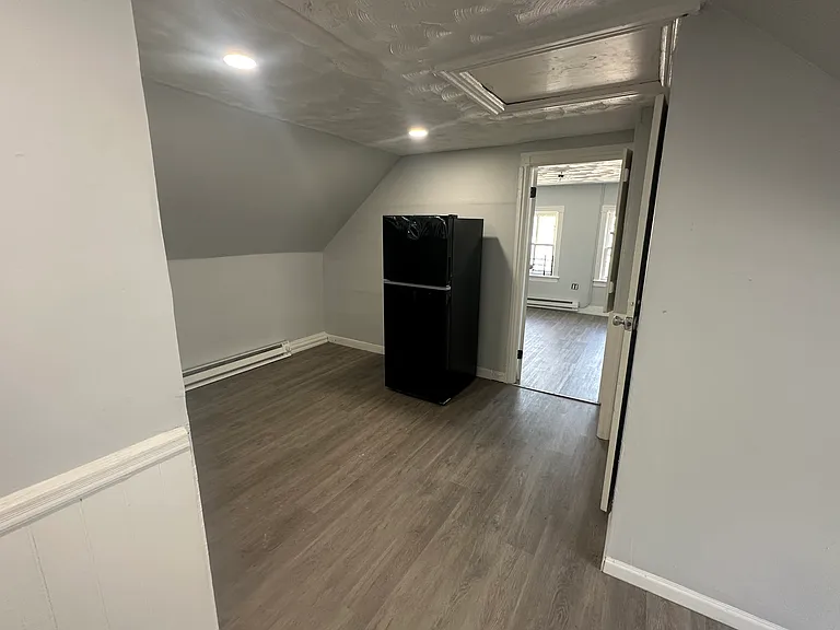34 Fletcher St #4 — Photo 6