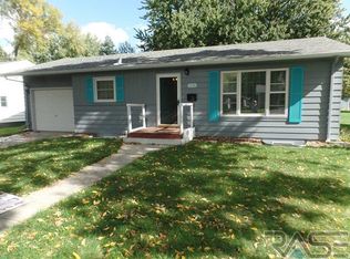 1106 Harrison Ave, Dell Rapids, SD 57022
