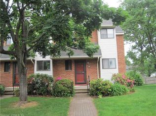 47 Danforth Ln, West Hartford, CT 06110