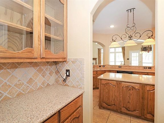 4th image of 919 Greenfield Ct