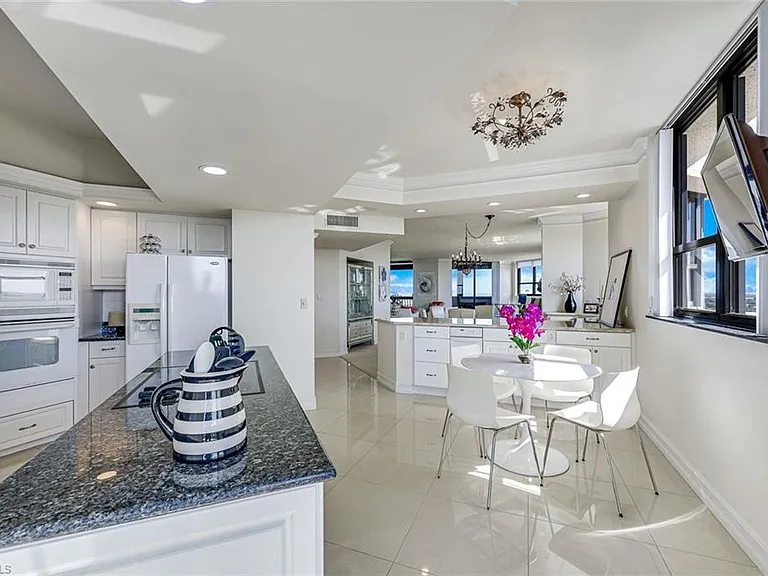 6001 Pelican Bay Blvd #F — Photo 6