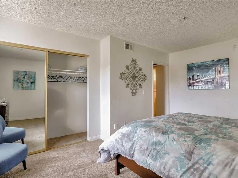 Sterling Sahara Apartments — Photo 20