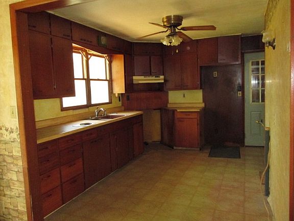 5th image of 359 N Greeley Ave