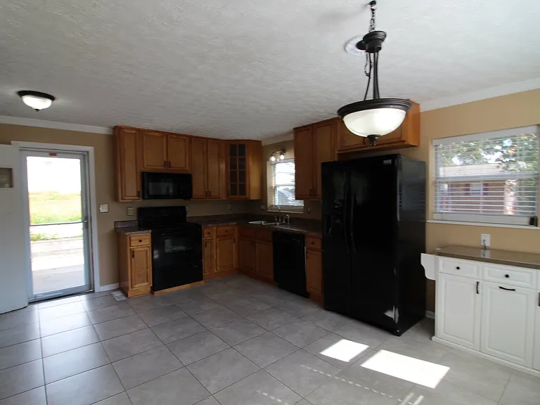 101 E Magnolia Ln — Photo 23