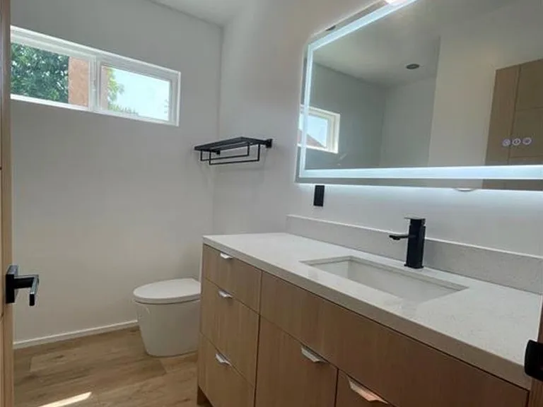 1713 W Alameda Ave — Photo 3