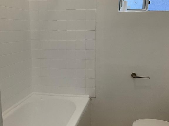 5th image of 5624 Santa Monica Blvd APT 219