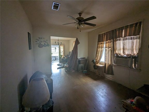 2nd image of 2104-06 Benefit St