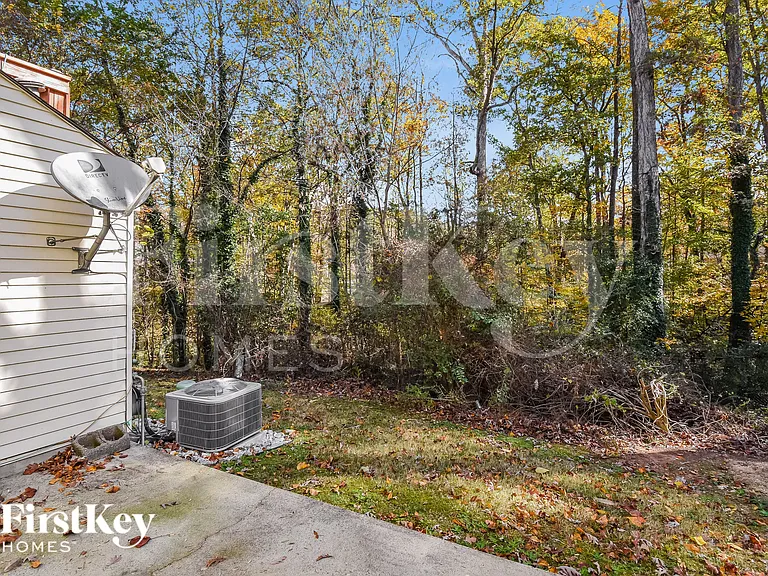 6582 Wellington Sq — Photo 18