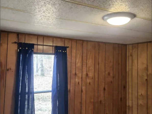 481 Lazy Acres Rd, Bumpass, VA 23024