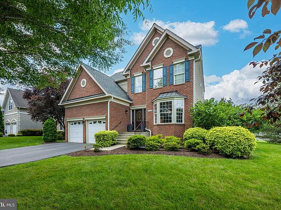 3rd image of 20195 Hidden Creek Ct