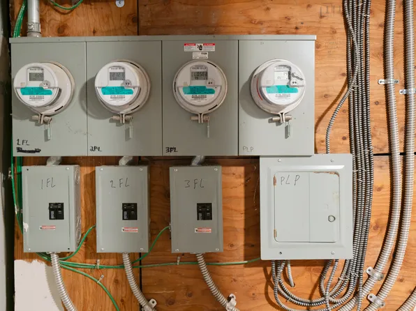 2311 Creston Avenue image 6 of 6