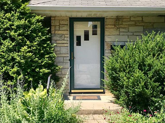 2nd image of 2051 Ash St