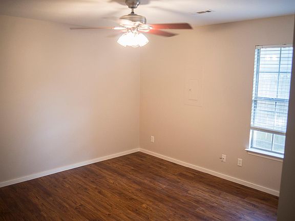 3rd image of 1732 N Garland Ave