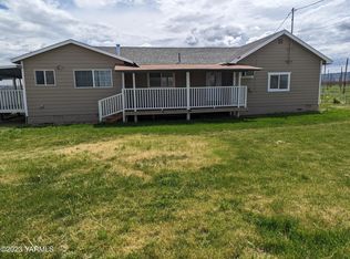 4320 McDonald Rd, Wapato, WA 98951