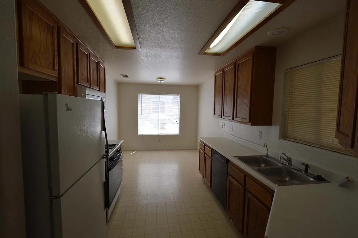 1st Floor Condo with Open Floor Plan — Photo 3