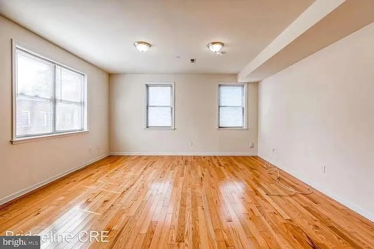 2 bed, 1100 sqft, $1,500 — Photo 3