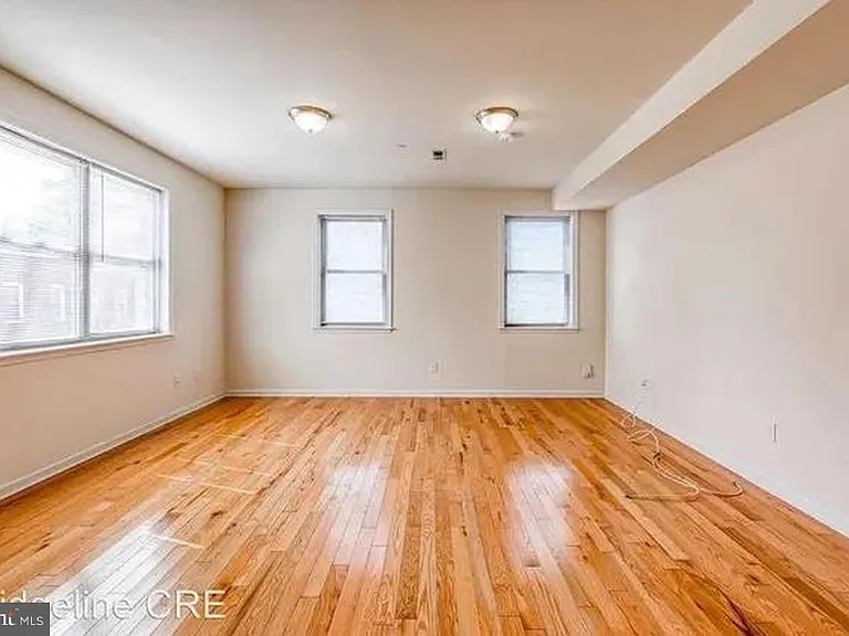 2400 W Thompson St #C — Photo 3