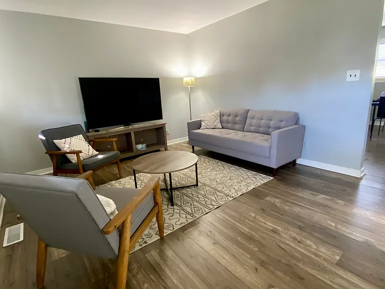 9315 Ellen Dr — Photo 3