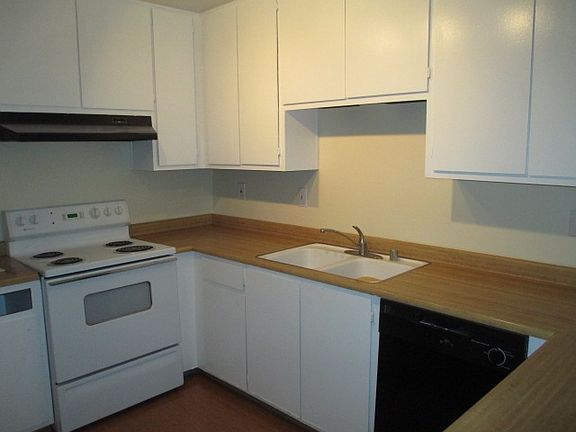 5th image of 2360 Bridlewood Dr