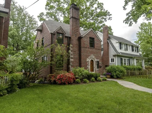 5605 32nd St NW, Washington, DC 20015